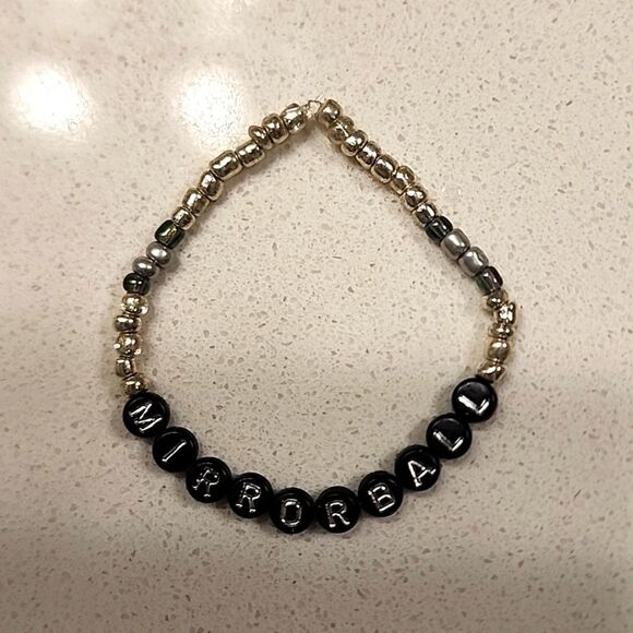 Taylor Swift Friendship Bracelet - Picture 1 of 1
